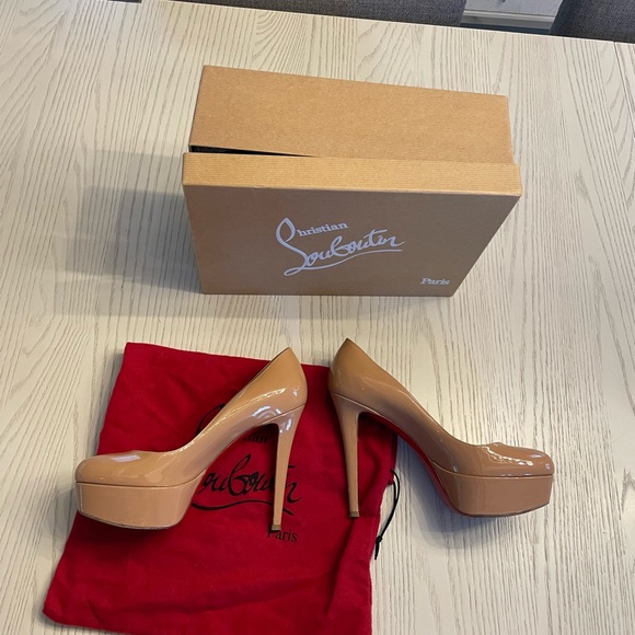 Beautiful authentic Christian louboutin heels - Picture 8 of 10